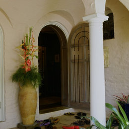 https://www.houzz.com/photos/tropical-entry-tropical-entry-hawaii-phvw-vp~72648
