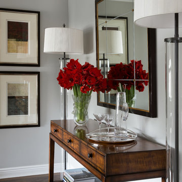 Upper East Side Transitional Apartment: Entry