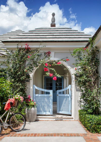 Beach Style Entry by Stacy Miller Design
