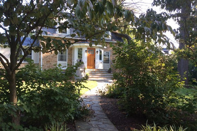 Example of an arts and crafts entryway design in Baltimore