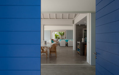 Best Uses for the Saturated Blue Color of 2015