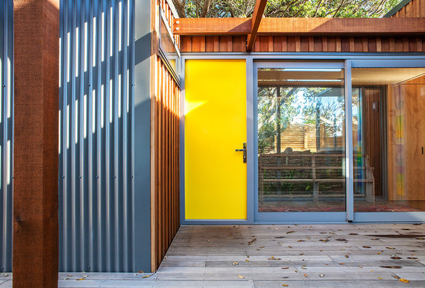 Contemporary Entrance by Box - The Architect Builder