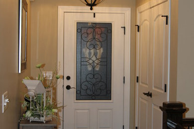 Transitional entryway photo in Chicago