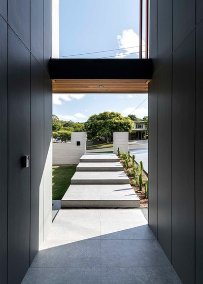 Contemporary Entry by Big House Little House
