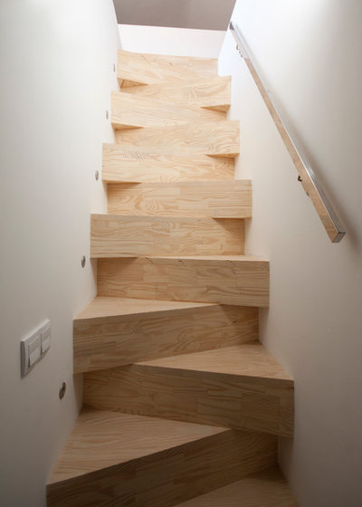 Contemporary Staircase by isho design