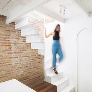 Diseño de escalera en L contemporánea
