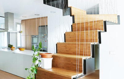 En detalle: Una escalera de madera que articula una casa