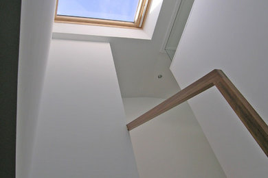 Imagen de escalera sin contrahuella con escalones de madera