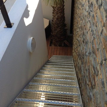 Conception d'un escalier industriel en caillebotis en acier galvanisé