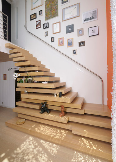 Contemporary Staircase by Studio SD