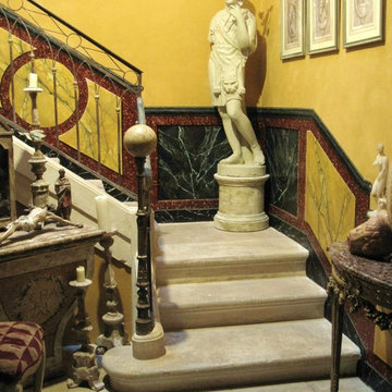 Décor faux marbre pour le soubassement d'une cage d'escalier - Nîmes