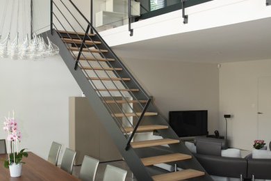 escalier contemporain dans une maison d'architecte