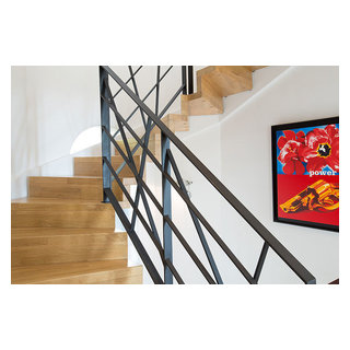 Poteau de balustre d'escalier carré noir en métal avec support plat et
