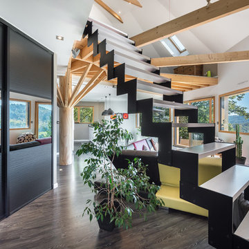Escalier en claire -voie contemporain dans une maison témoin