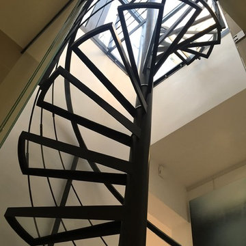 Escalier Helix acier et verre extra clair / Helix stairs glass and steel