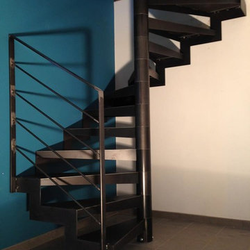 escalier industriel metal brut avec verni incolore