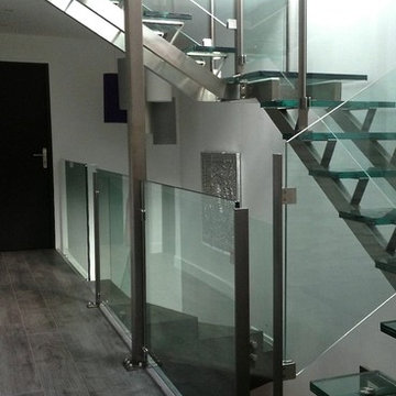 Escalier Linea inox et verre standard / Glass and stainless steel Linea stairs