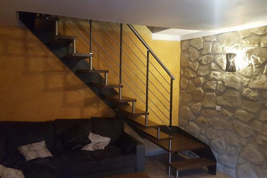 This is an example of a contemporary staircase in Grenoble.