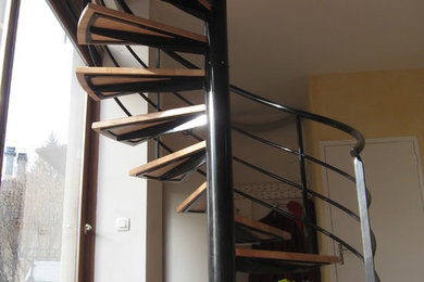 グルノーブルにあるコンテンポラリースタイルのおしゃれな階段の写真