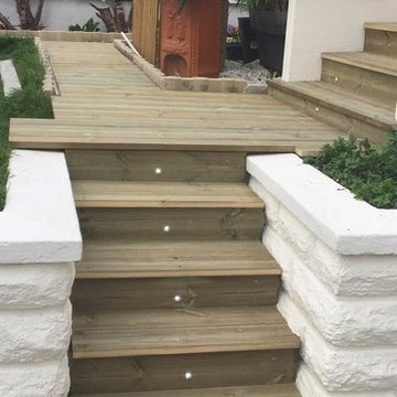 Escalier / Terasse bois extérieur avec spots lumieux