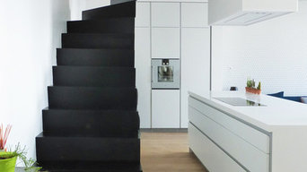 Escalier Wave acier laqué noir / Black lacquered steel Wave stairs