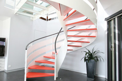 Moderne Treppe in Rennes