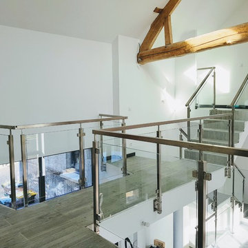 Garde-corps inox gamme carrée verre plein, escalier passerelle et mezzanine