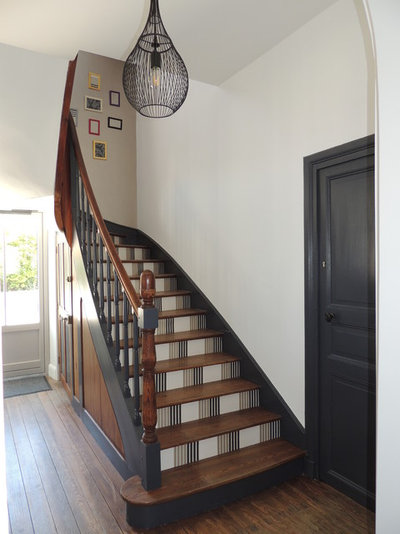 Midcentury Staircase by Home Cocoon