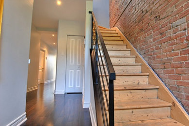 Свежая идея для дизайна: лестница в стиле лофт - отличное фото интерьера