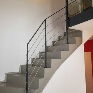 Rénovation d'un escalier en béton brut