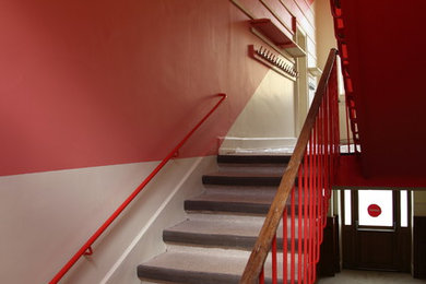 Cette image montre un escalier vintage.