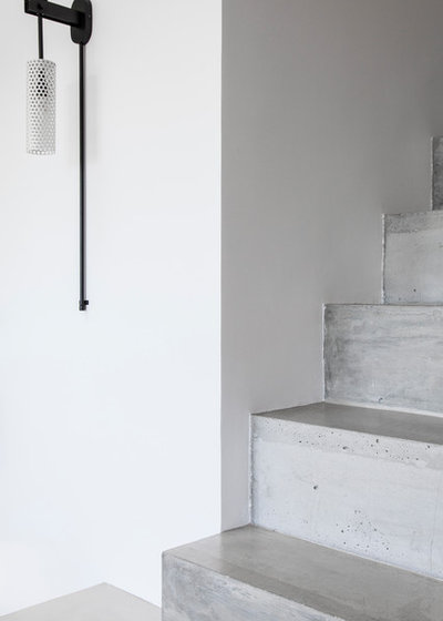 Contemporary Staircase by atelier daaa