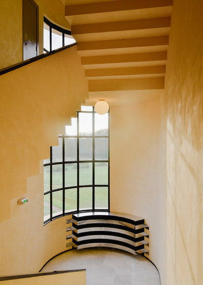 Contemporary Staircase by Virginie Rooses Photographe