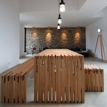 Design Tisch mit Bank und Hocker