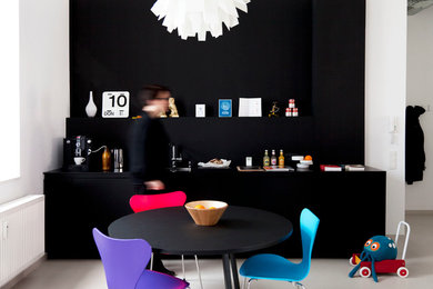 Design ideas for a contemporary dining room in Frankfurt.