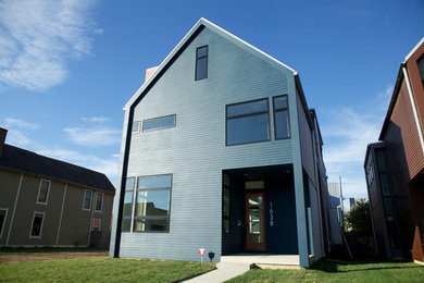 Minimalist exterior home photo in Indianapolis