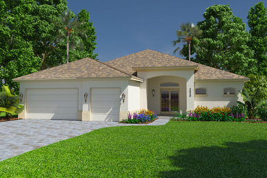Ejemplo de fachada de casa beige mediterránea grande de una planta con revestimiento de estuco, tejado a cuatro aguas y tejado de teja de barro