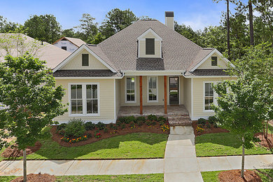 Design ideas for a traditional house exterior in New Orleans.
