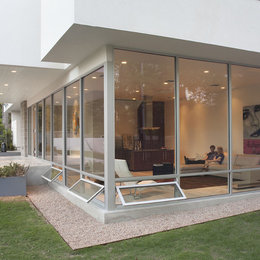 https://www.houzz.com/photos/29th-windows-modern-exterior-austin-phvw-vp~98153