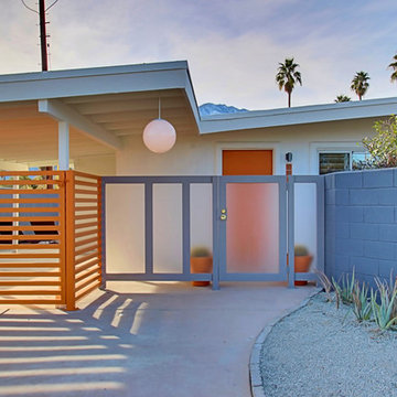 3 Palms - Modern Courtyard Entry