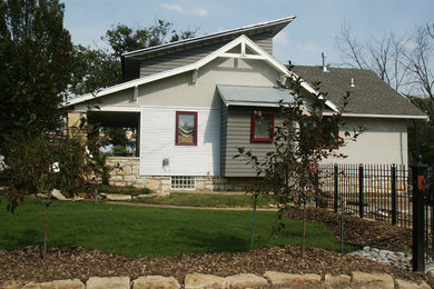 カンザスシティにあるコンテンポラリースタイルのおしゃれな家の外観の写真