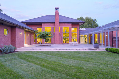 Inspiration for a contemporary exterior home remodel in St Louis