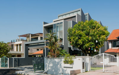 Houzz Tour: An Architecture of Gaps and Fragments Forms This Home