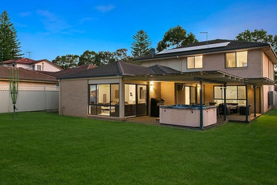 Photo of a contemporary house exterior in Sydney.