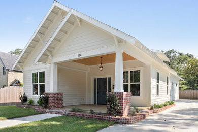 Craftsman exterior home idea in New Orleans