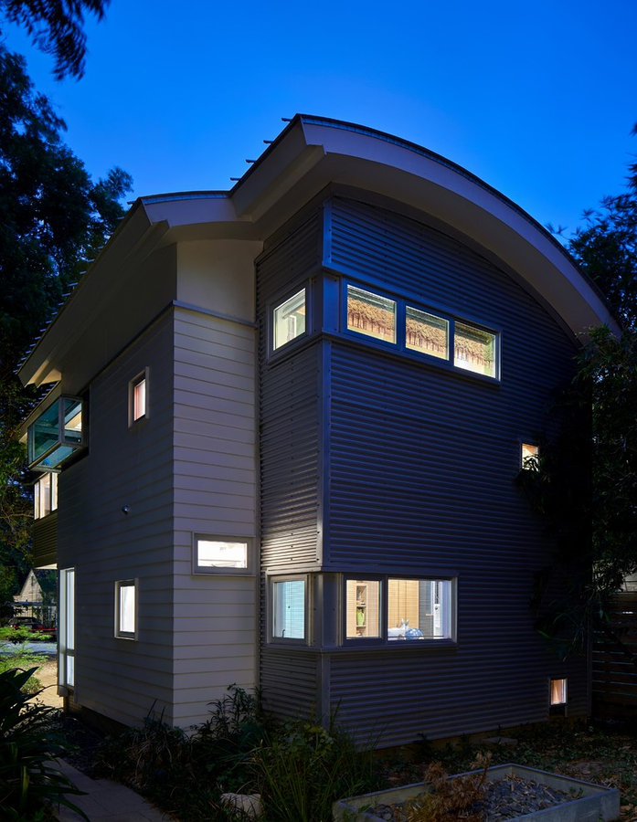 900 square foot House and Garden