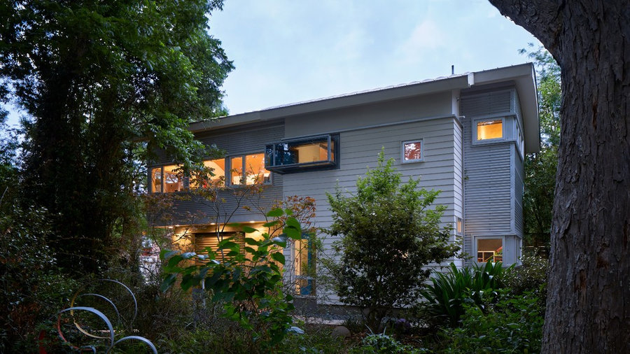 900 square foot House and Garden