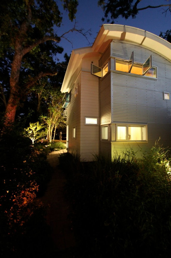 900 square foot House and Garden