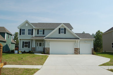 Example of an exterior home design in Cleveland