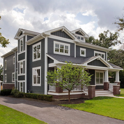 Inspiration for a craftsman three-story exterior home remodel in Chicago